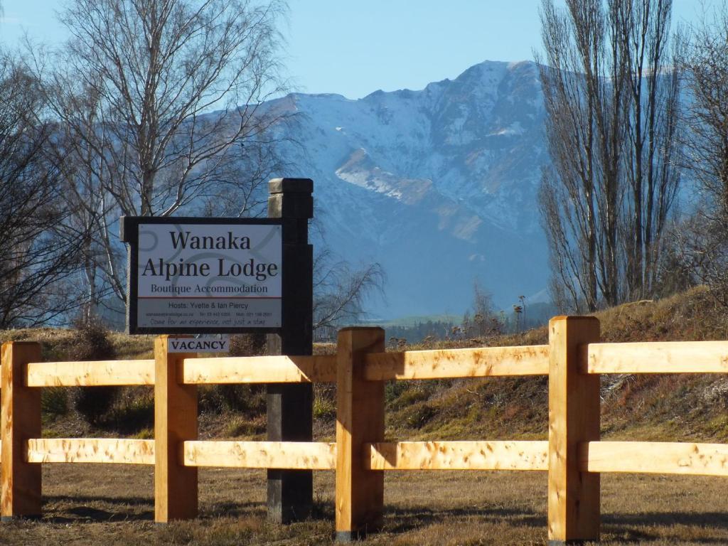 Wanaka Alpine Lodge Екстериор снимка